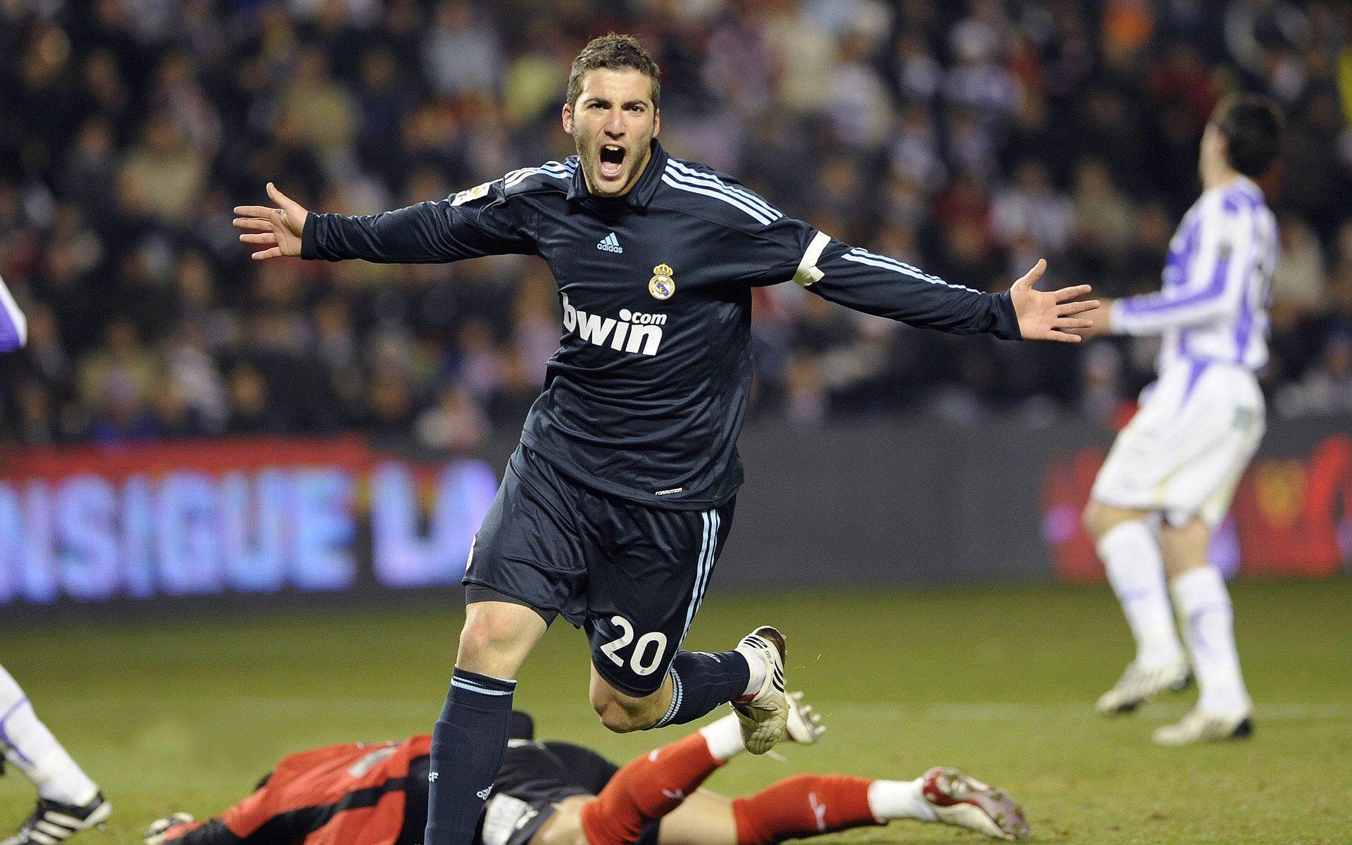 巴黎金元攻势再遇挫 普特利亚斯坚守红蓝之心